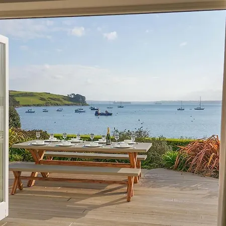 Holiday home Beachfront With Spectacular Sea Views *